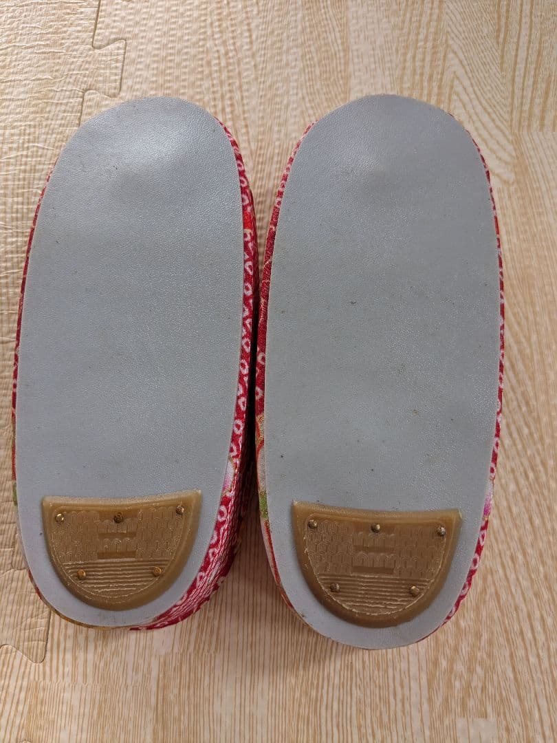 七五三３歳女の子　着物・被布・長襦袢セット　髪飾り　シュシュつき