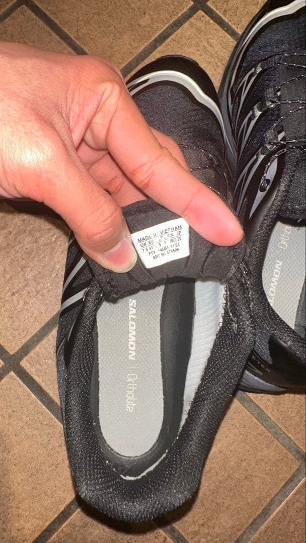 SALOMON トレイルランニングシューズ ブラック