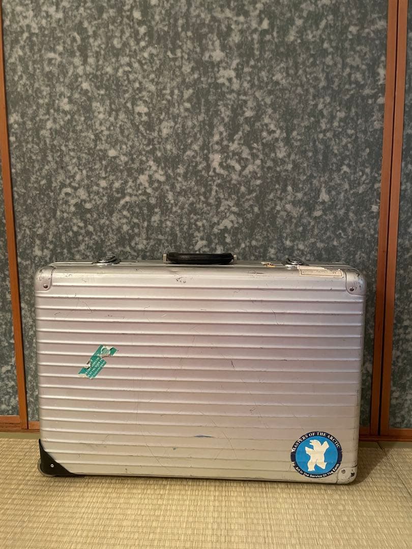 貴重！リモワ×プラダコラボ シルバー アルミキャリーケース