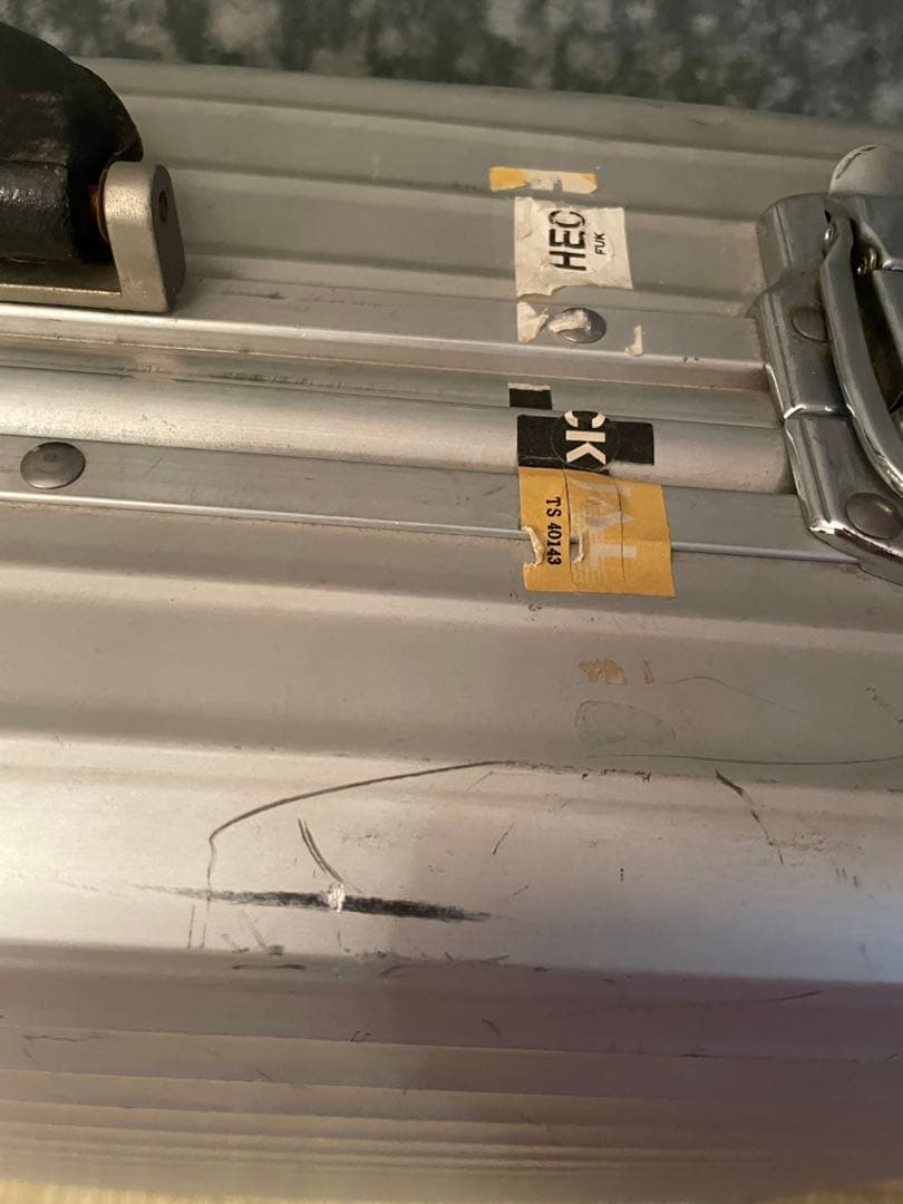 貴重！リモワ×プラダコラボ シルバー アルミキャリーケース