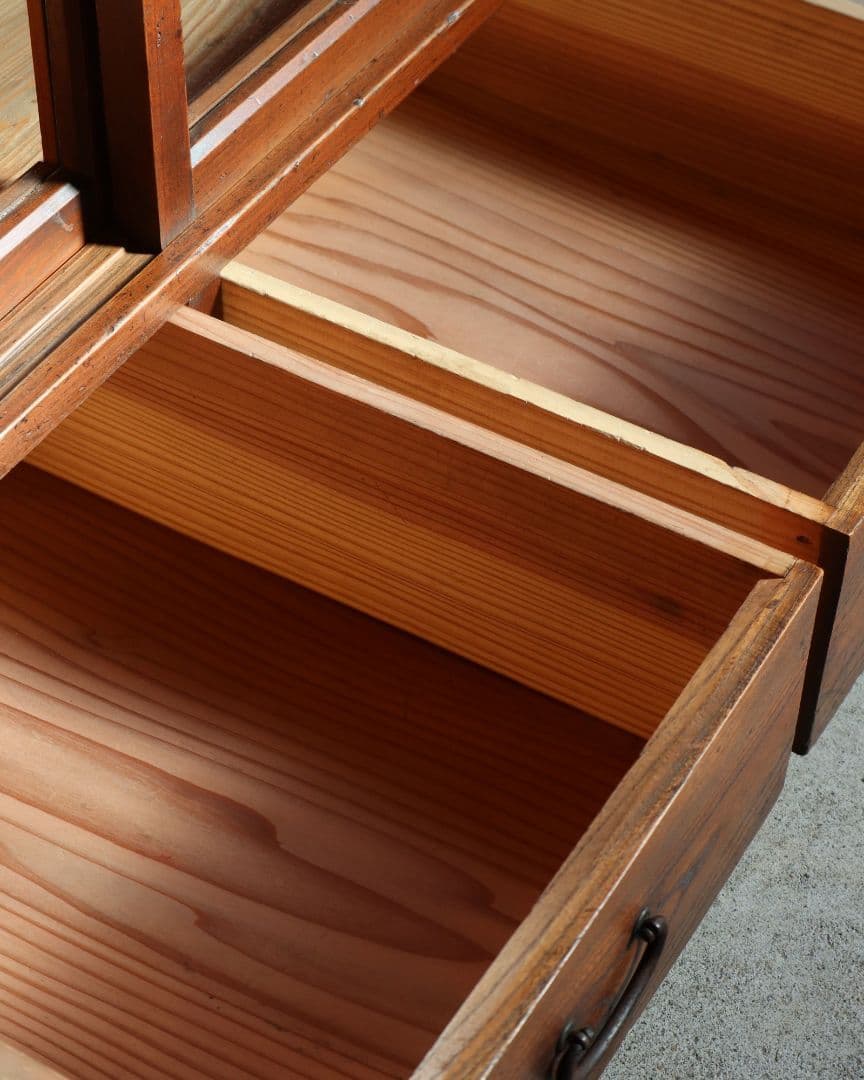 古い松(マツ)材ガラス戸棚　古道具 古家具 アンティーク 戸棚 カフェ ガラス