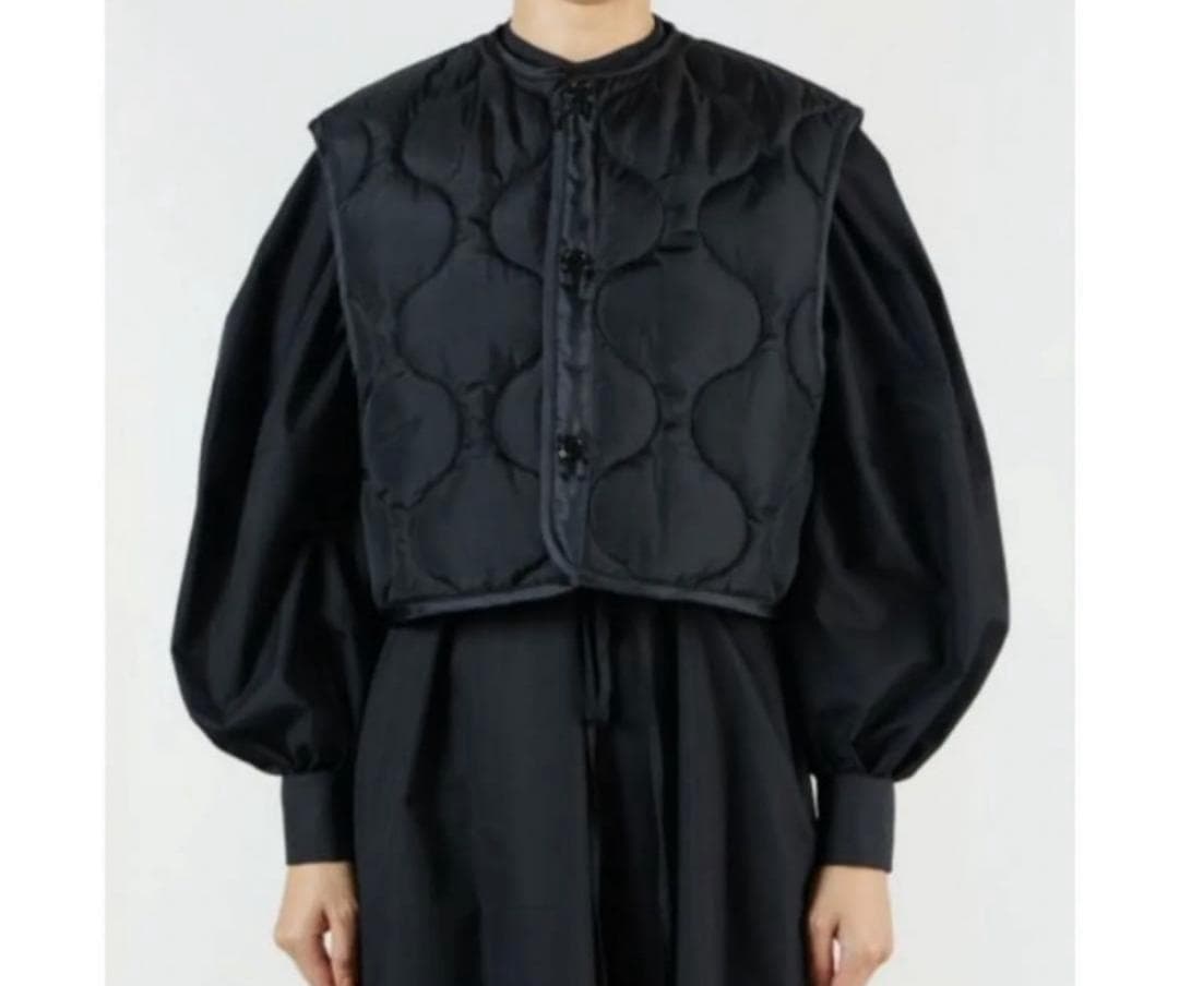 ジャケット・アウター HYKE QUILTED CROPPED VEST