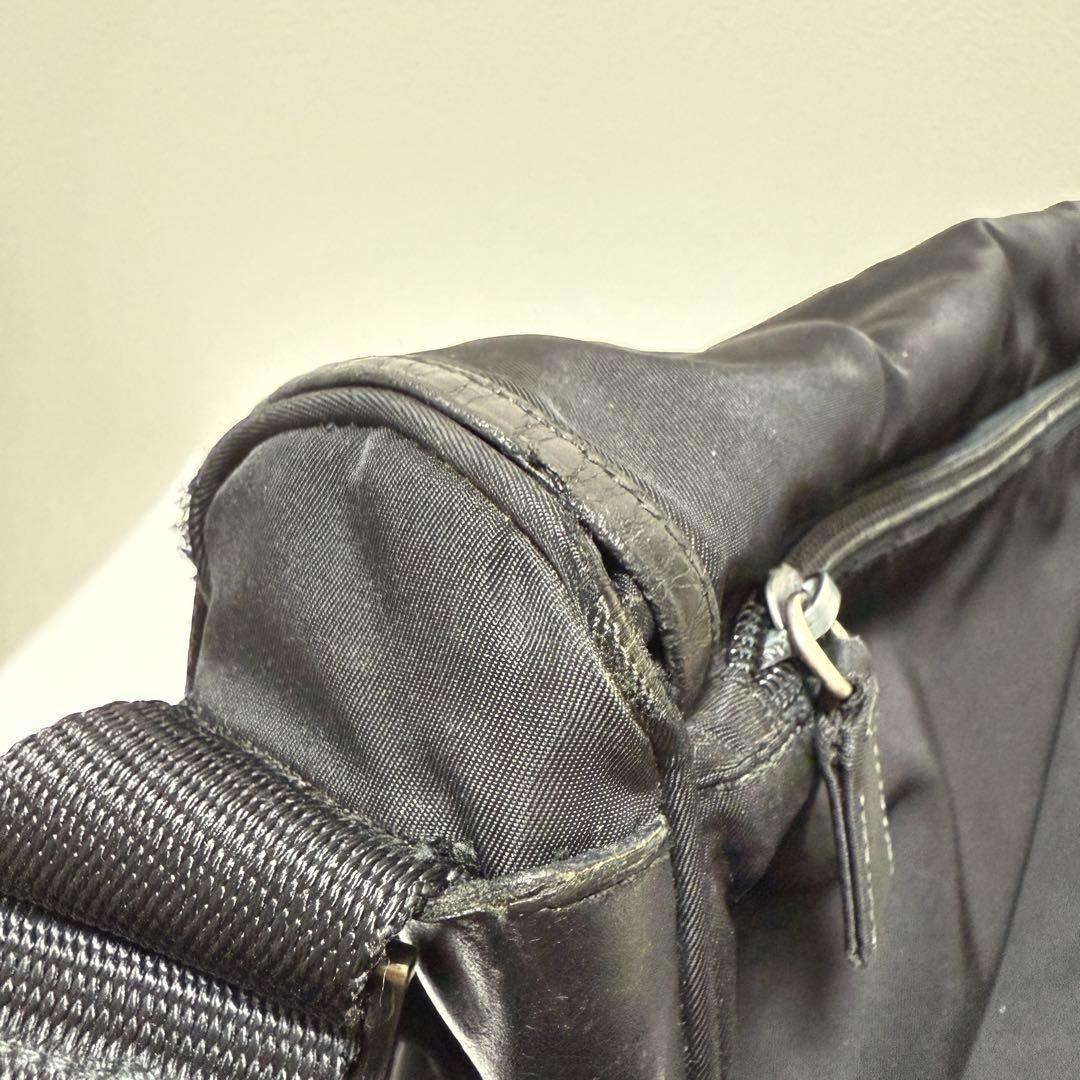 PRADA プラダ ショルダーバッグ メッセンジャー クロスボディ ボディバッグ