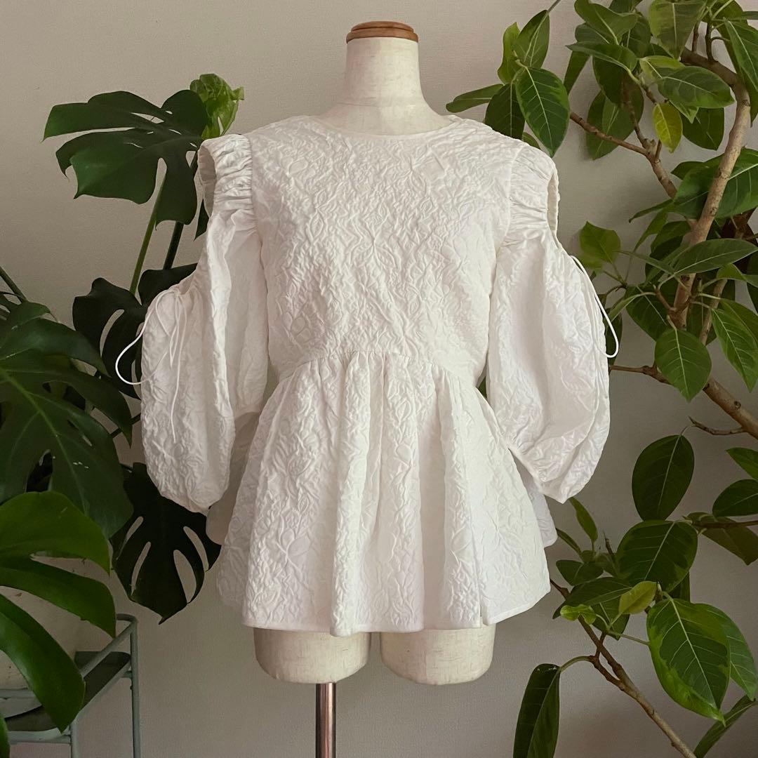 セシリーバンセン背中開きジャガードフレアトップスAY１３