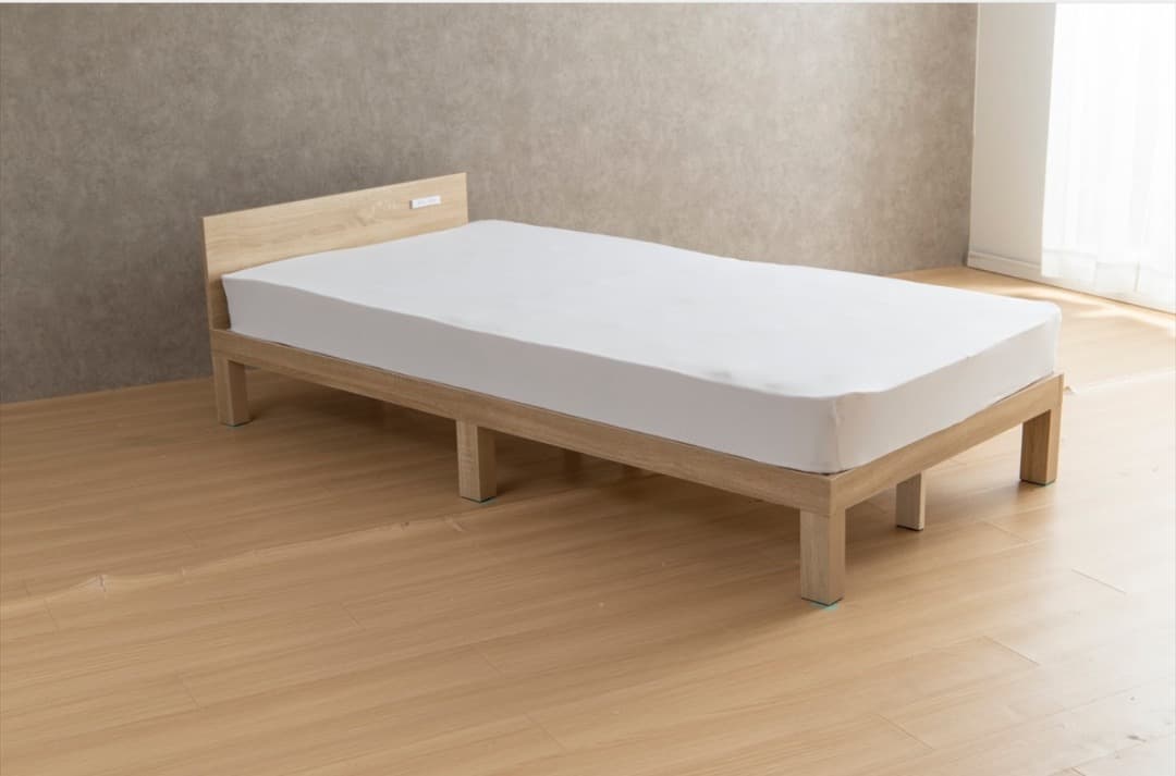 【新品未使用】コンセント付きすのこベッド 天然木 木製 シングル フレームのみ