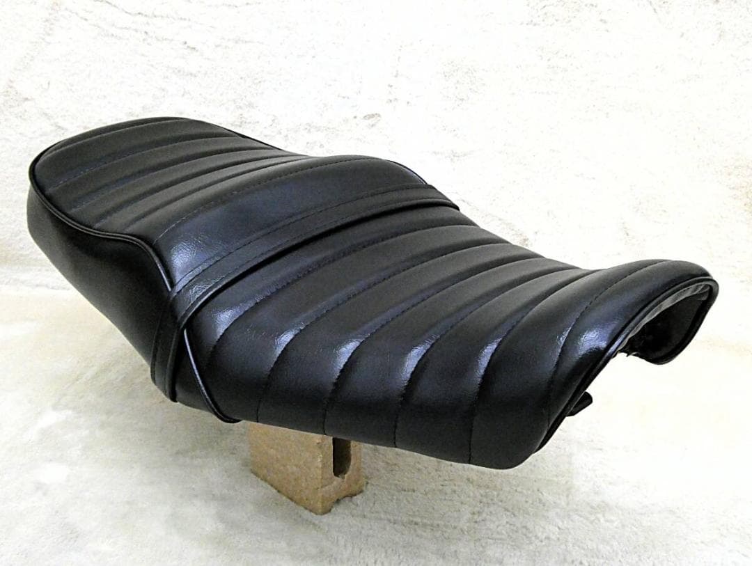 GB350 黒皮 タックロールシート/レザーNC59ブラック