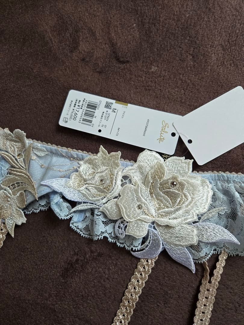 新品　フルタグ付　サルート24グループ GY ガーターベルト　Wacoal