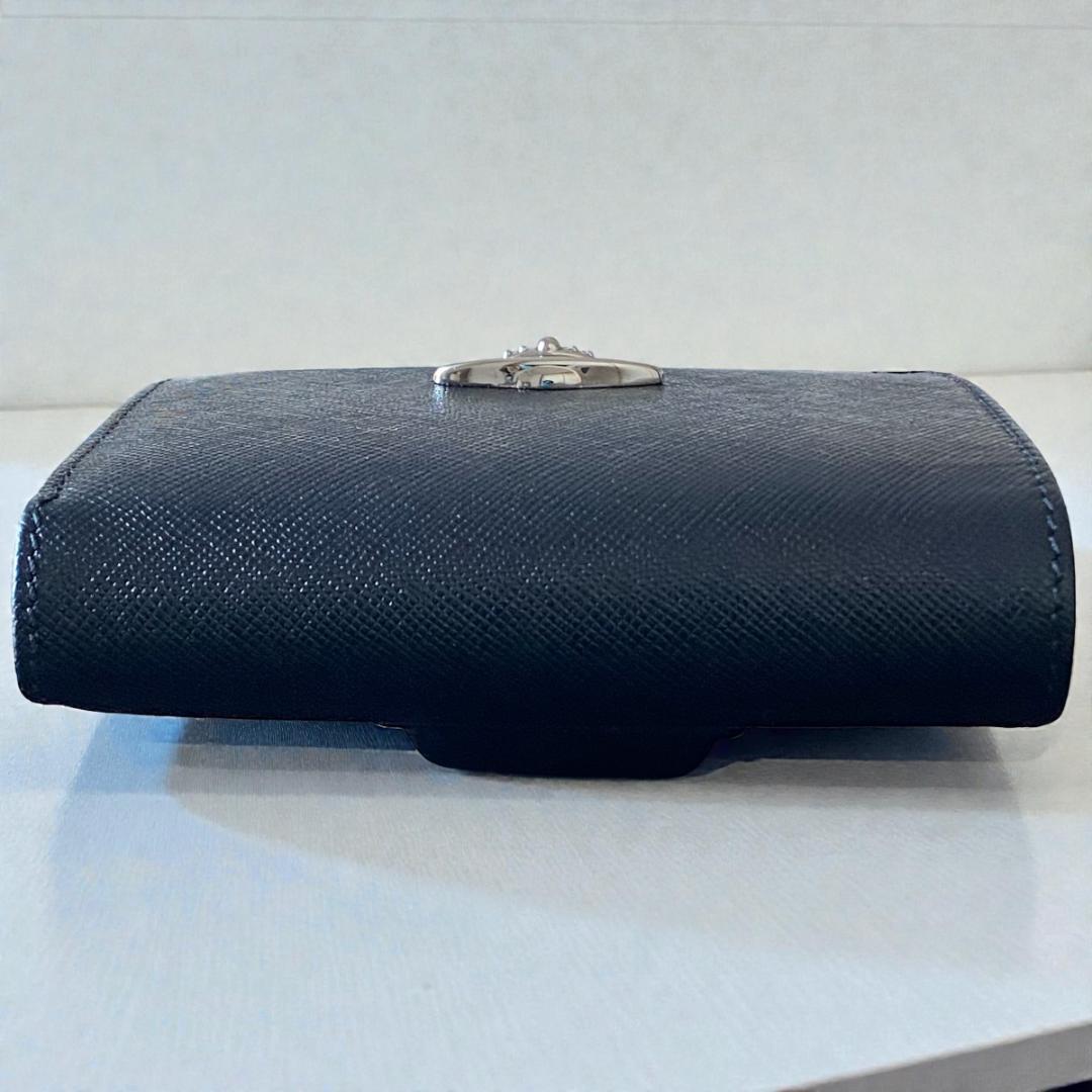 美品　ヴィヴィアンウエストウッド がま口 二つ折り財布 レザ- ブラック