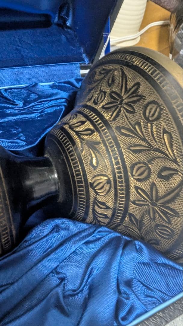 ムガール彫刻　インド　花瓶　骨董　彫金　ヒンディー　フラワーベース　手彫り