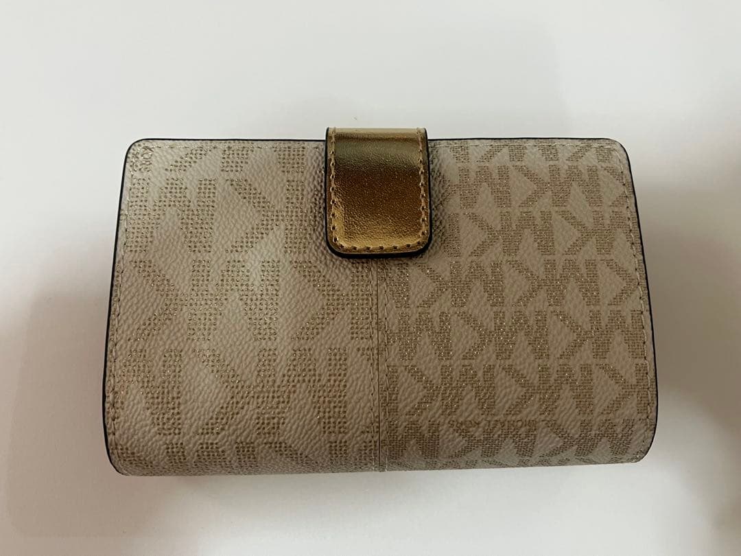 新品未使用　MICHAEL KORS マイケルコース　二つ折り財布