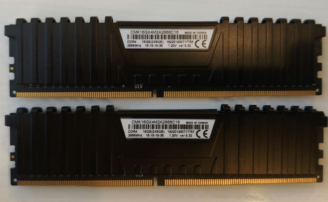 CORSAIR DDR4-2666MHz VENGEANCE 8GB×2