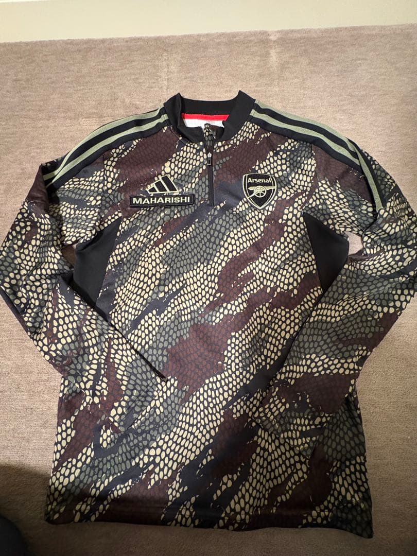 アーセナル　トレーニングトップ　マハリシ