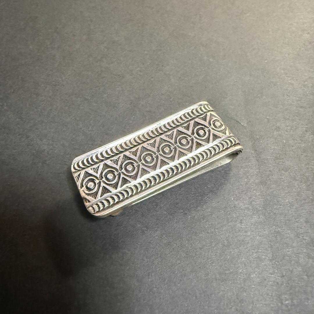 【一点物】ナバホ族スタンプワーク マネークリップ オーヴィルホワイト製作