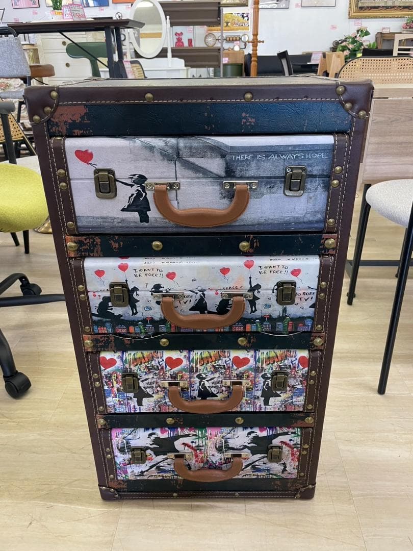 4段チェスト　棚　インダストリアル　収納　引出し　バンクシー　ペイント　レトロ