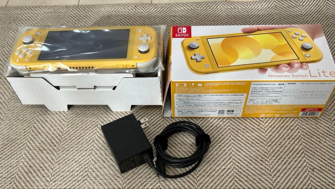 Nintendo Switch Lite イエロー 本体 箱 充電器付き