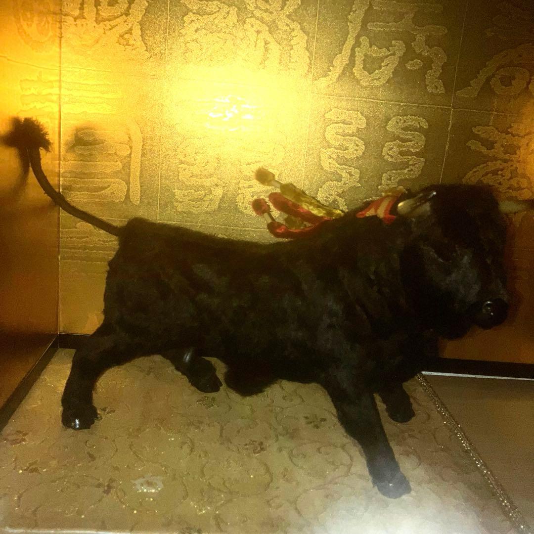 《特級呪物》牛神様の宿る黒牛のオブジェ　曰く付き　縁起物　開運　金運　幸運　福