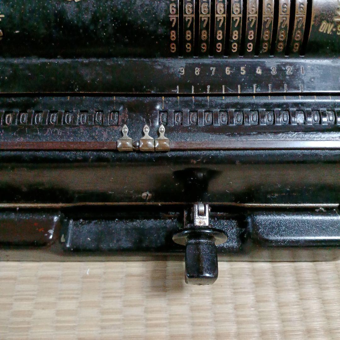 アンティーク　レトロ手回し計算機