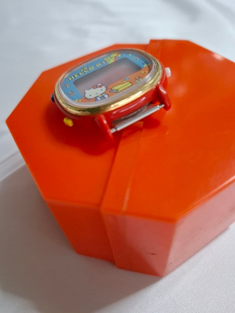 ハローキティデジタル 腕時計【VEGA】昭和レトロ＊ ケースあり ベルトなし