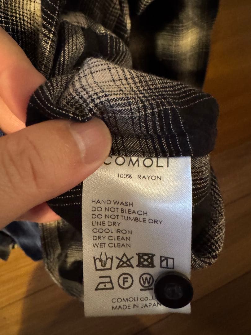 comoli レーヨンオープンカラーチェックシャツ