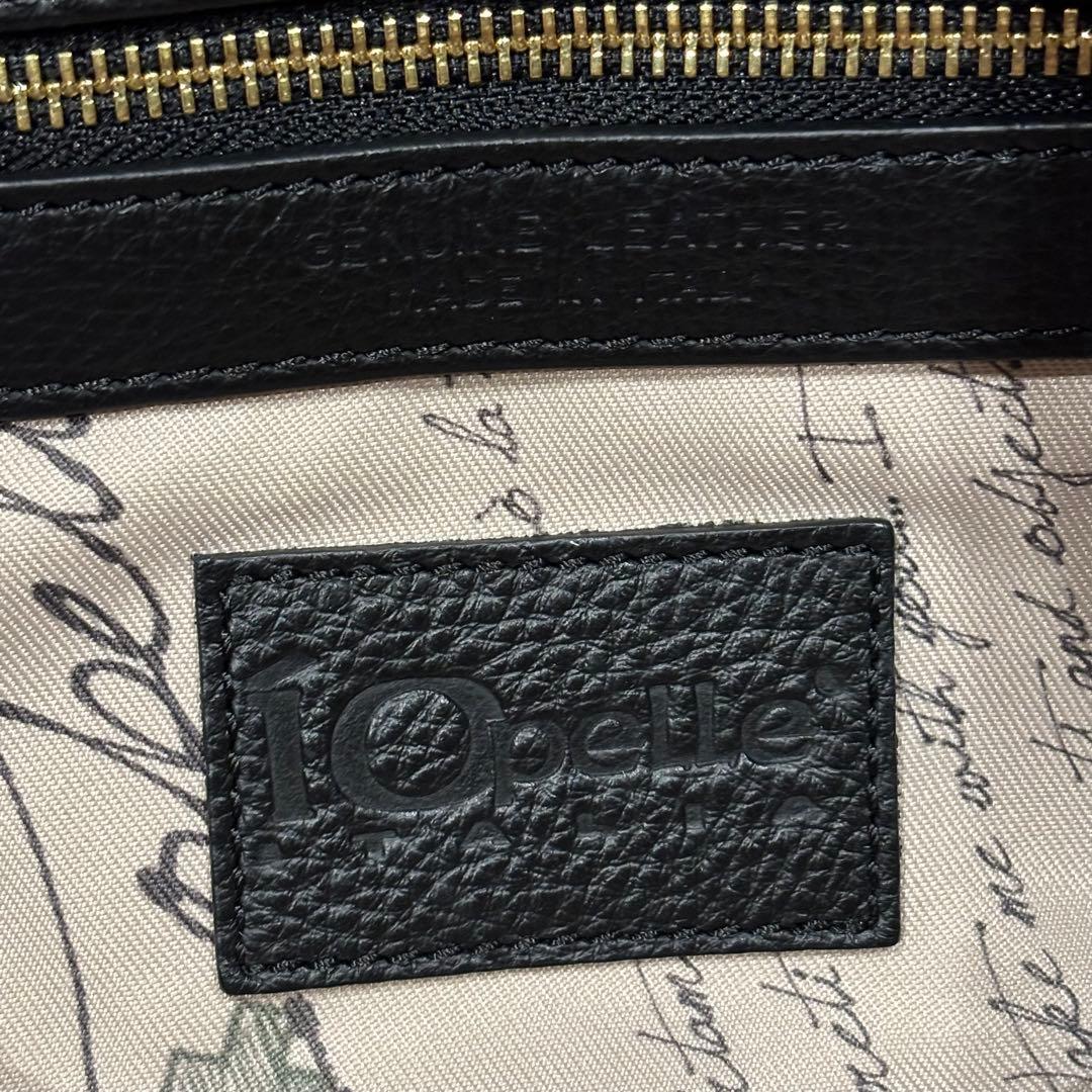 【美品】IO pelle イオペレ 黒猫 エンボス リュック イタリアンレザー