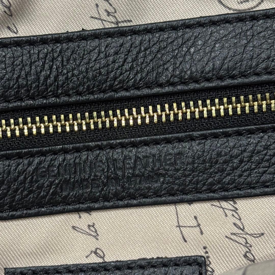 【美品】IO pelle イオペレ 黒猫 エンボス リュック イタリアンレザー