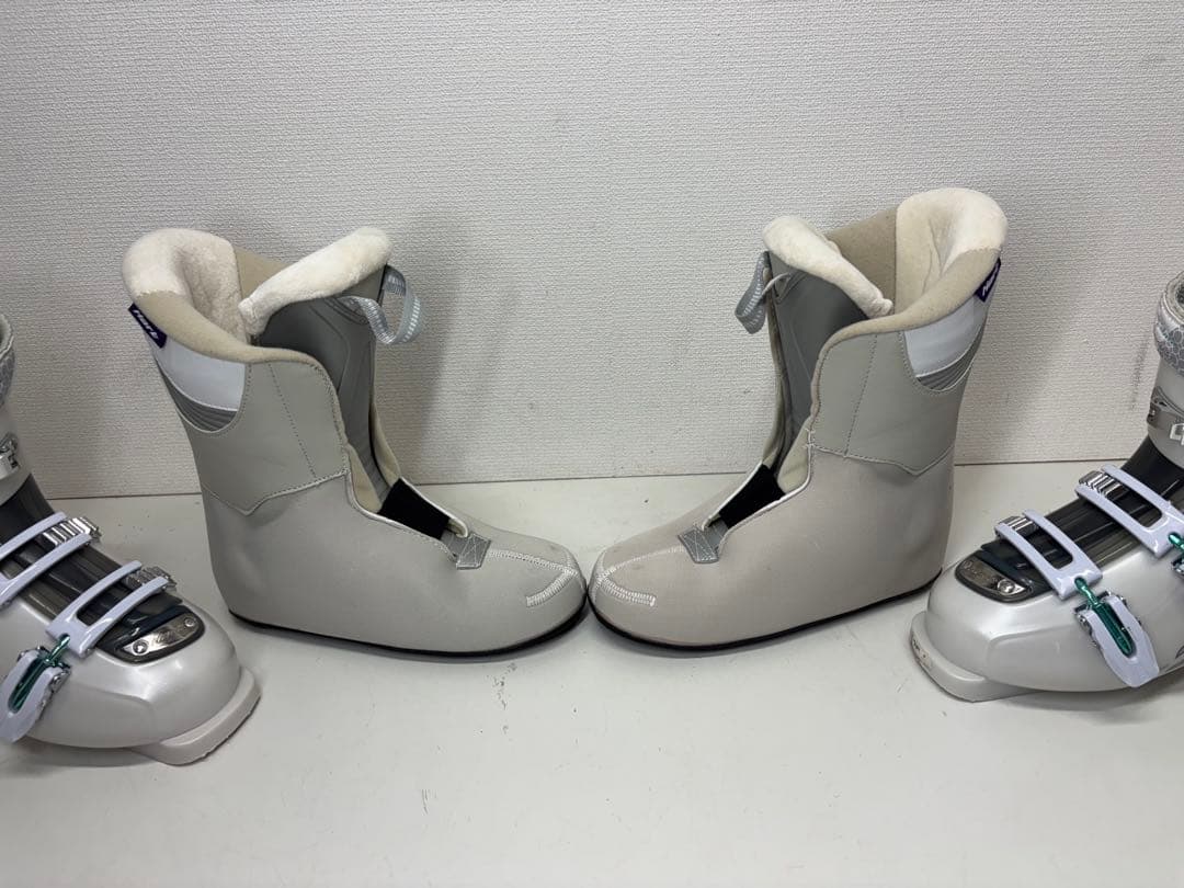 美品 Hart HART DIVA 女性用スキー用ブーツ ホワイト 25cm