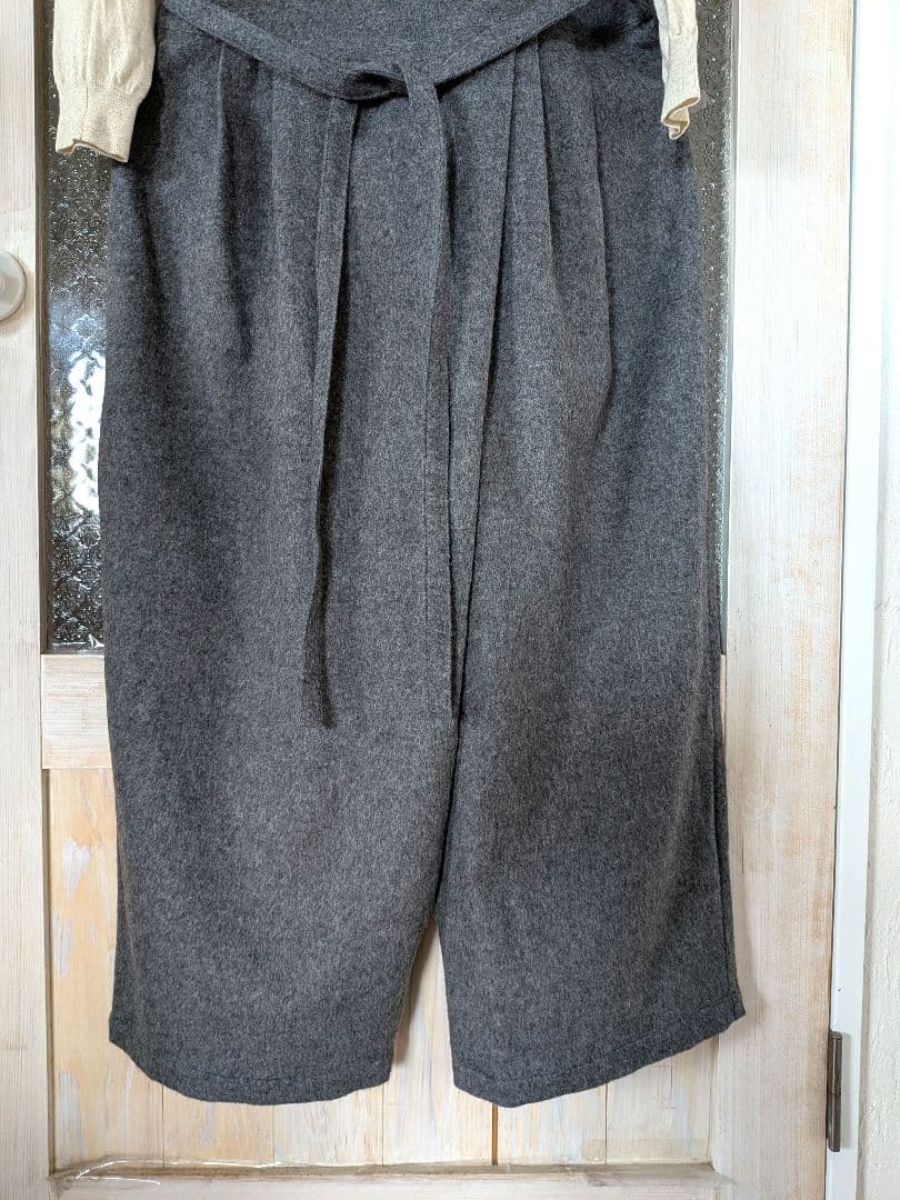 美品　かぐれ ＊ ウールサロペット パンツ グレー　フリーサイズ