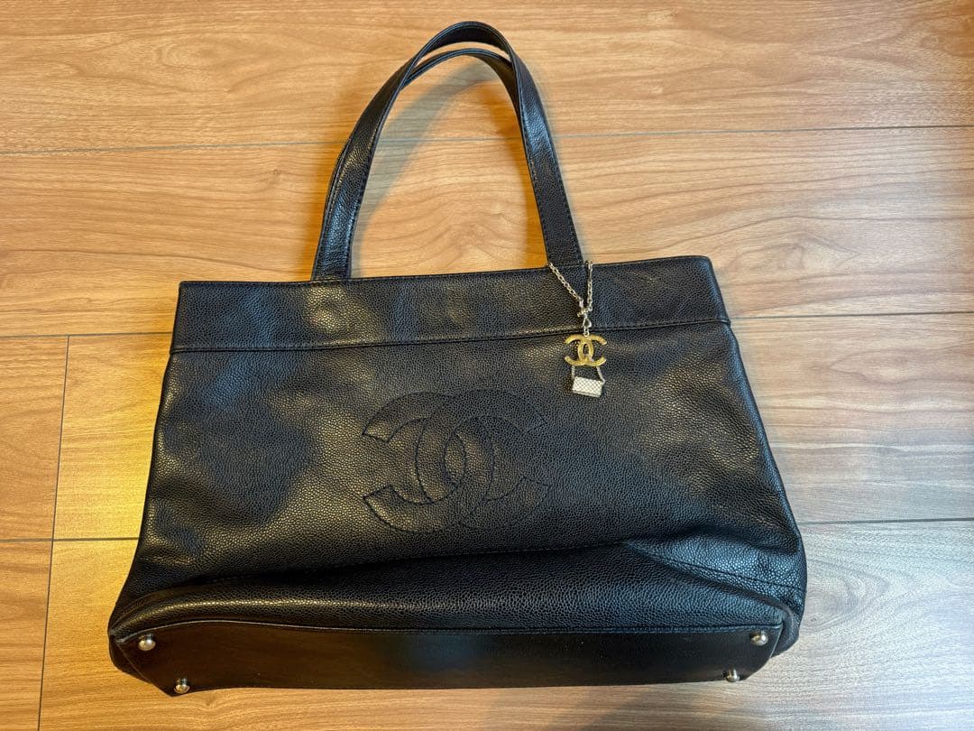 シャネル キャビアスキン　トートバッグ」