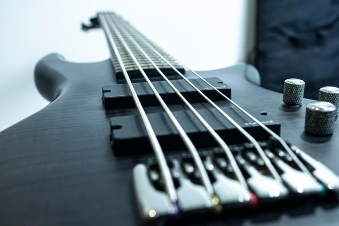 SCHECTER STILETTO STUDIO5 アクティブPU 5弦ベース