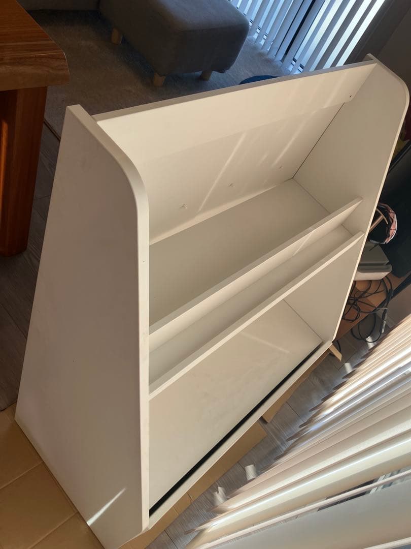 IKEA イケアホワイト棚　BERGIG ベリグ ブックディスプレイ 収納付き