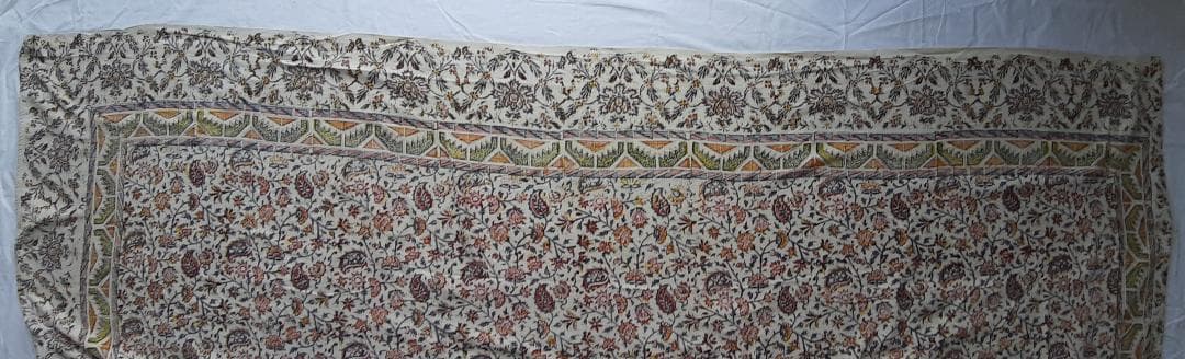 大きな綿布にペルシャの多様な花を捺染、ヴィンテージ・カラム・カーリ　残された花々