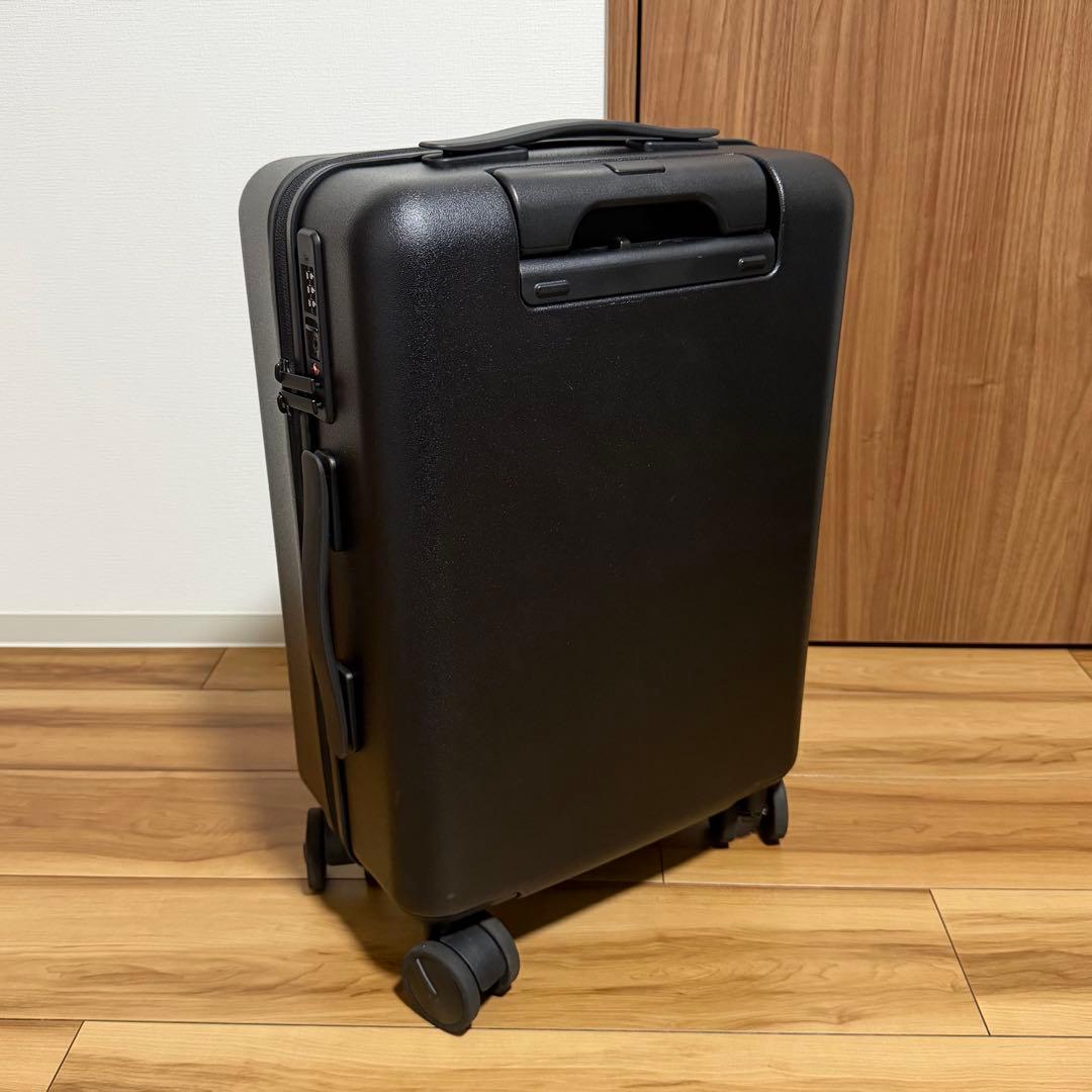 機内持ち込み可aucentic ESSENTIAL LUXE SUITCASE