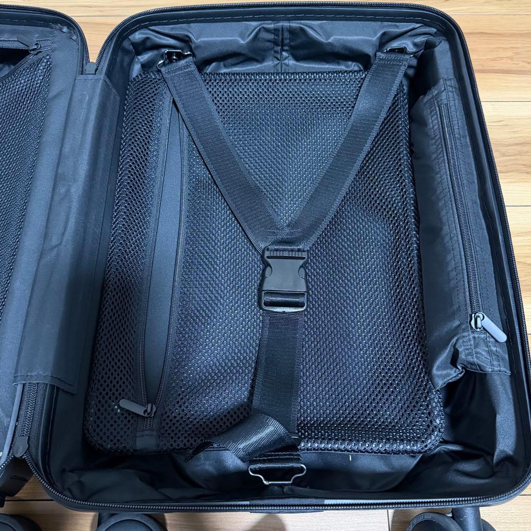 機内持ち込み可aucentic ESSENTIAL LUXE SUITCASE