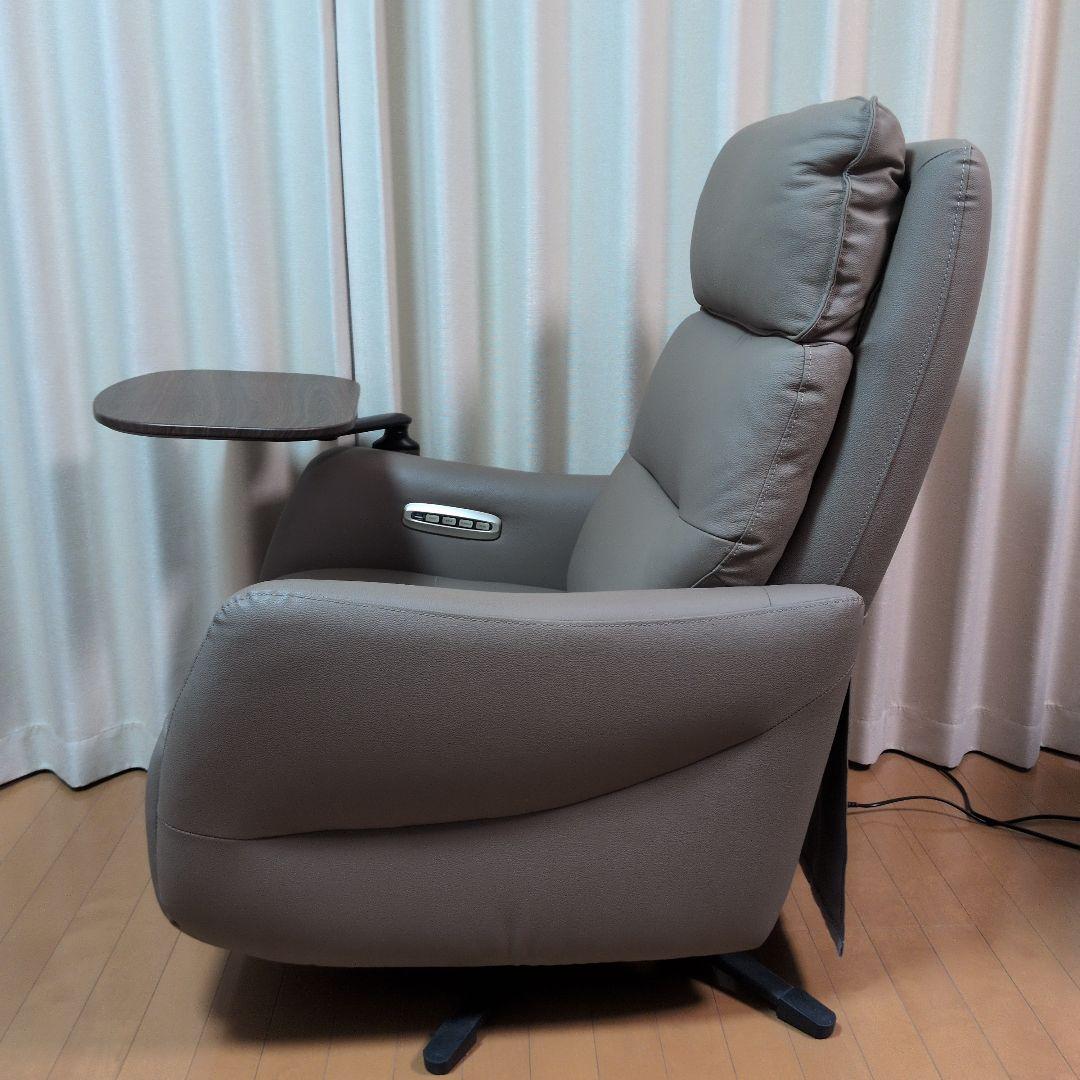 リクライニング機能付きグレーソファ