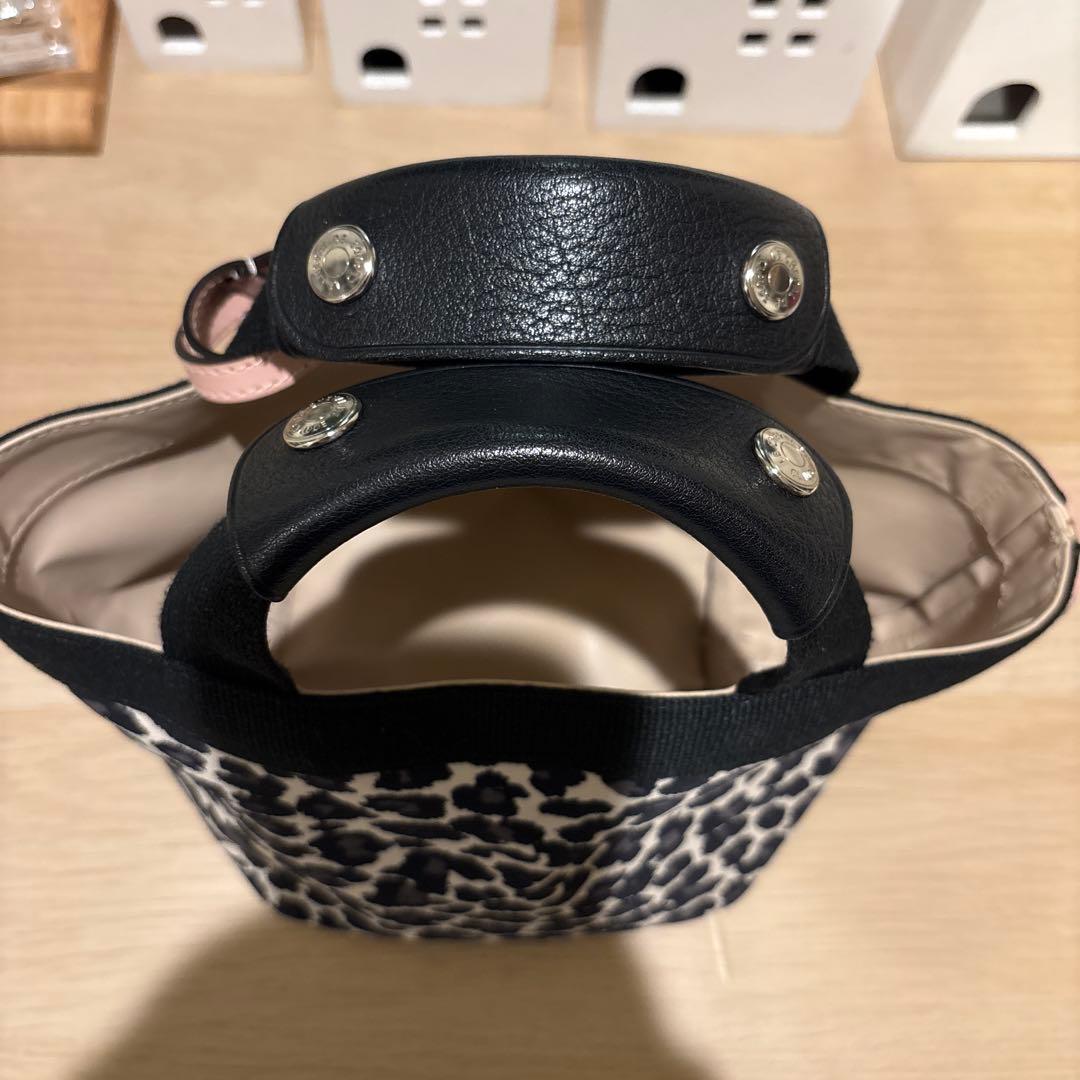 エルベシャプリエパンサーブラン×ノワール×ドラジェ　ドラジェストラップ