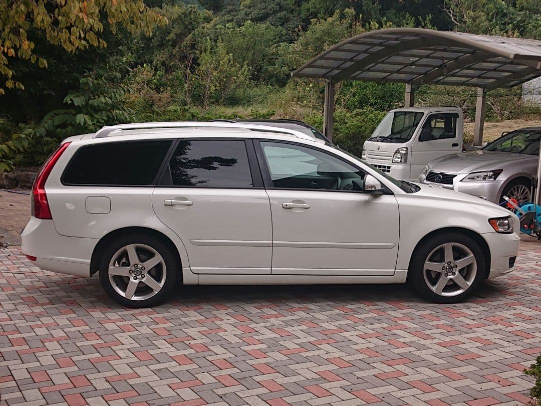 ボルボ V50 クラシック HDDナビ 革シート サンルーフ 予備検対応