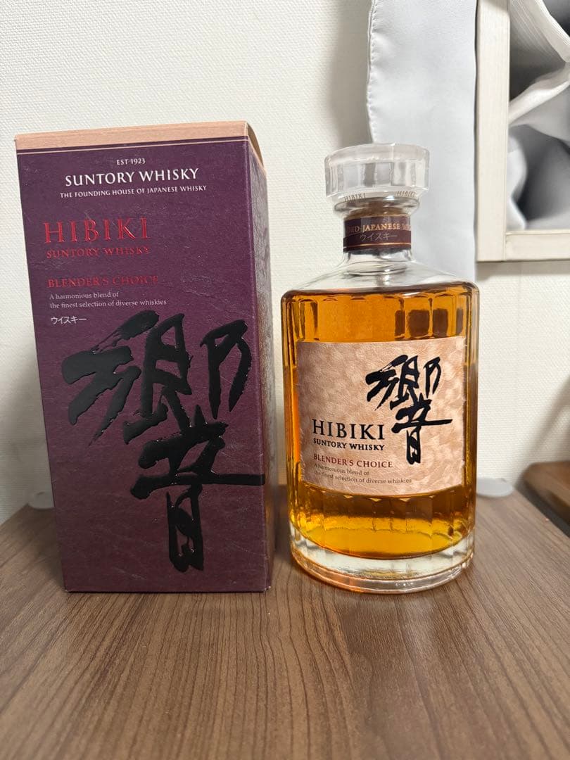 正規品サントリー響BLENDER'S CHOICE 700ml 箱付