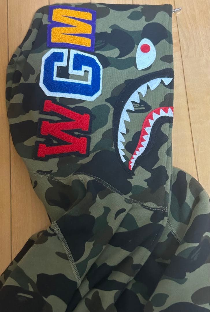 エイプ　シャークパーカー