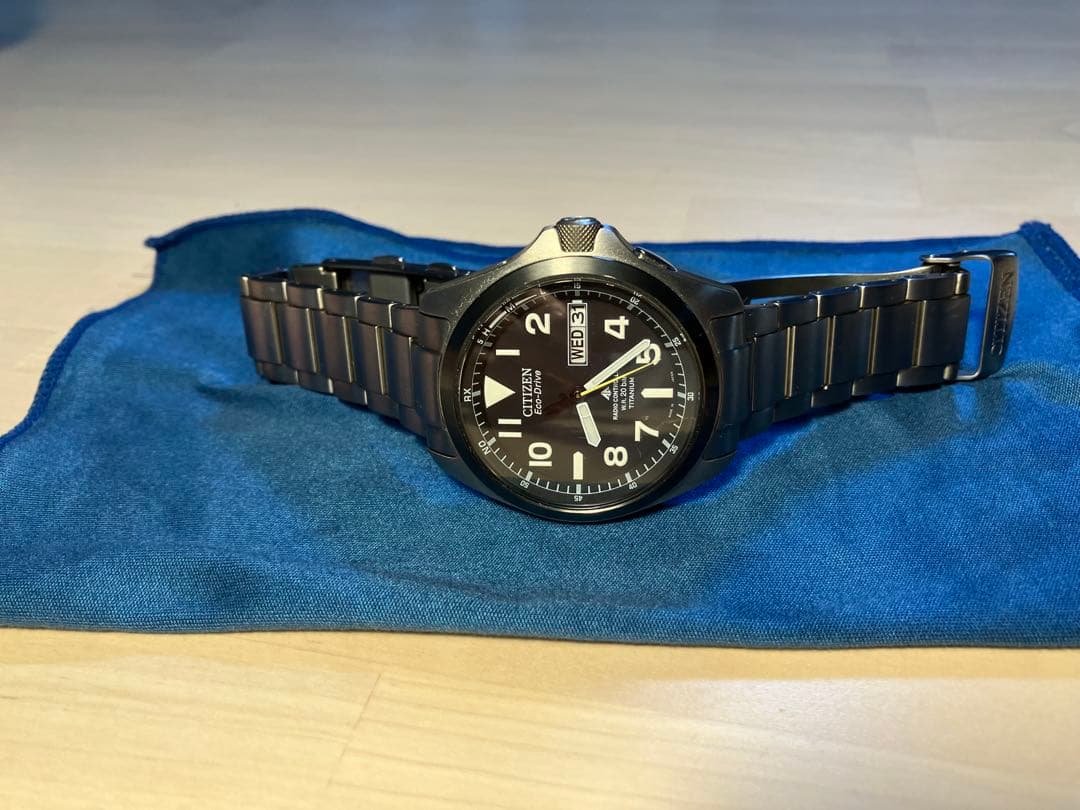 CITIZEN Eco-Drive 電波腕時計チタン製