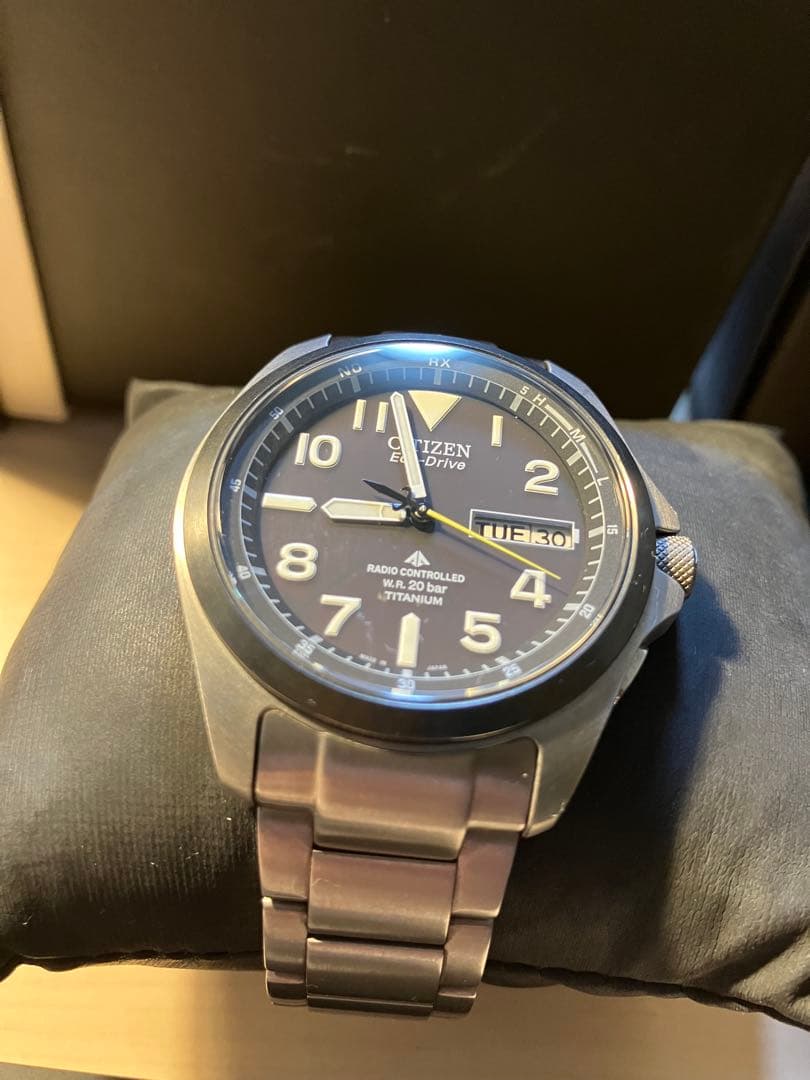 CITIZEN Eco-Drive 電波腕時計チタン製