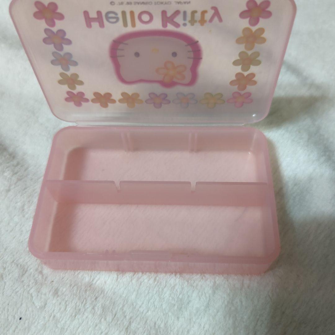 いちごキティ　さくらんぼキティ　レトロキティ　非売品キティポーチ　キティゲーム品