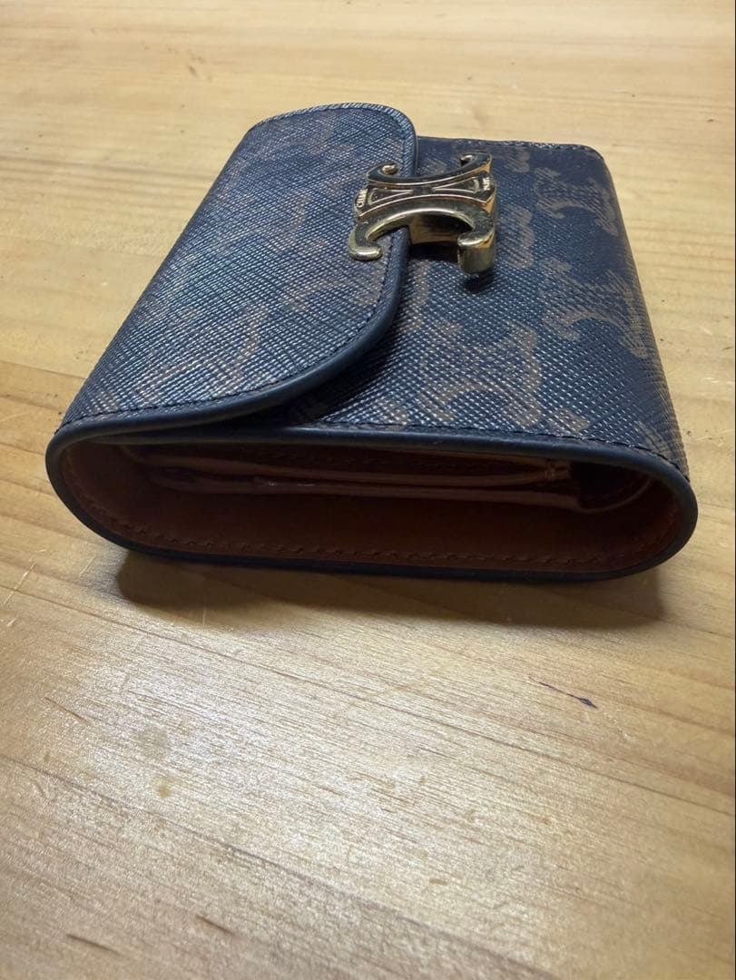 セリーヌ スモールフラップウォレット トリオンフ トリオンフキャンパス