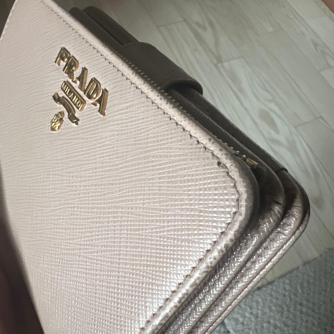 PRADA サフィアーノレザー 二つ折り財布 ベージュ