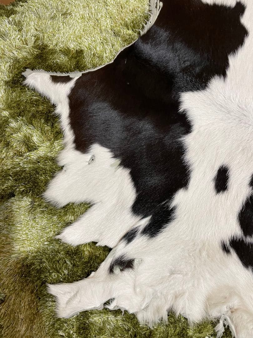 カウラグ 天然 本革 牛 カウスキン ラグ　おしゃれラグ