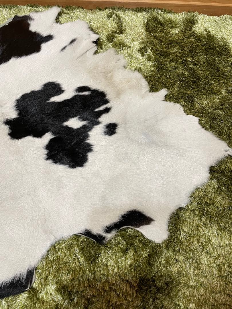 カウラグ 天然 本革 牛 カウスキン ラグ　おしゃれラグ