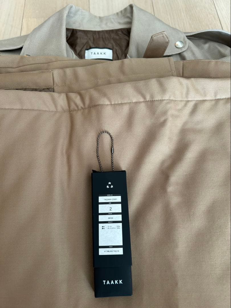 TAAKK ベージュ ライダーストレンチコート
