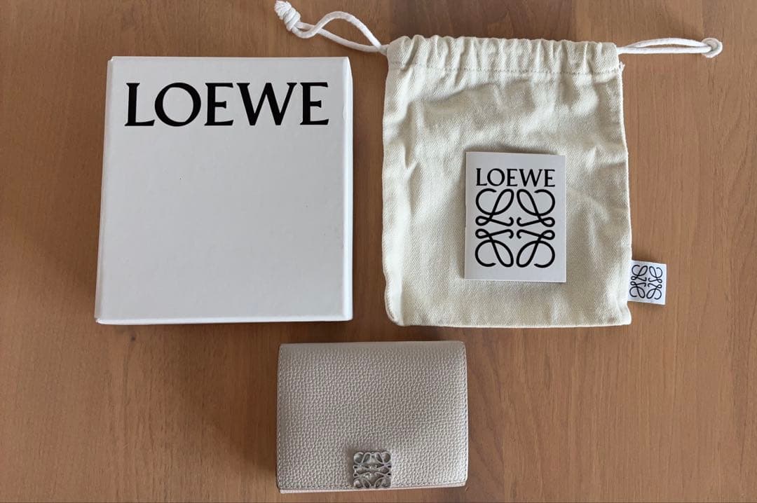 限定価格★LOEWE ロエベ 三つ折り財布 ライトゴースト コンパクト ミニ財布