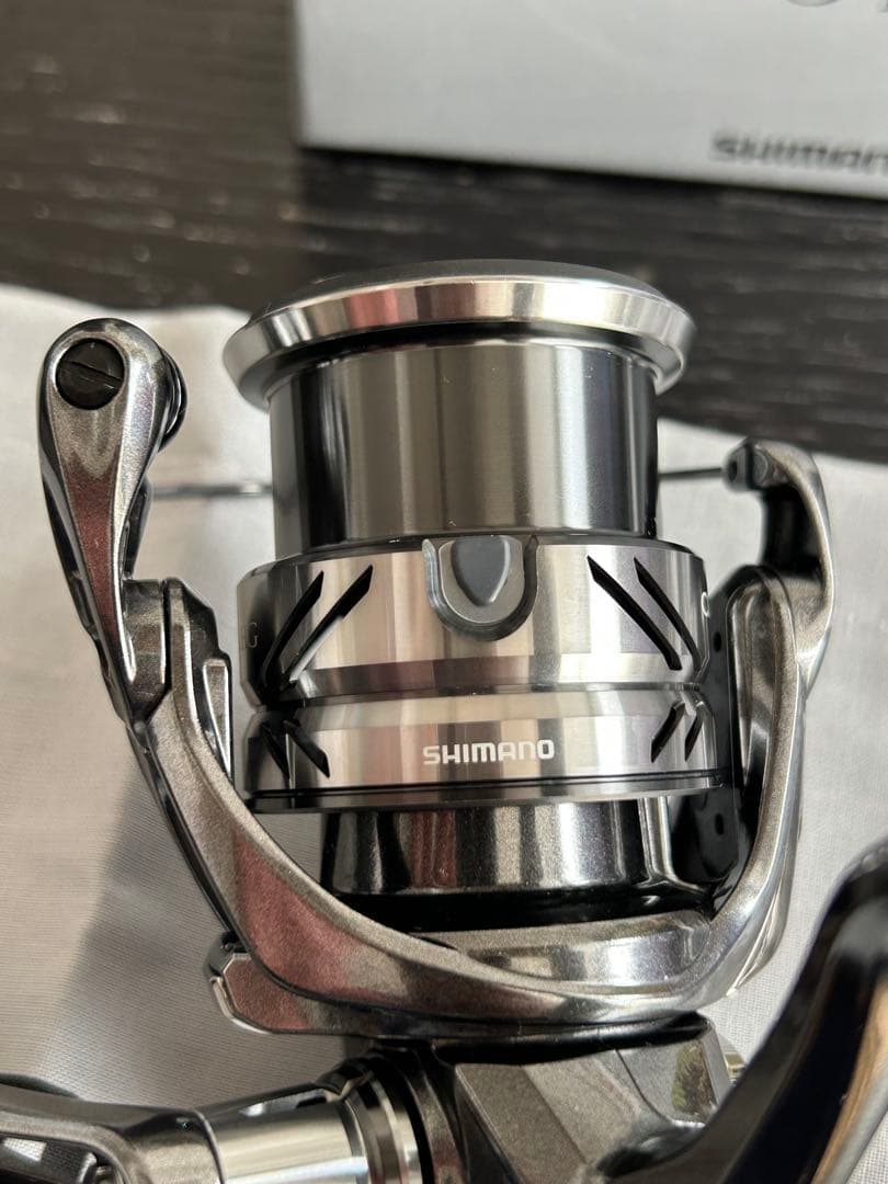 【最安・極美品】シマノ COMPLEX XR 2500F6HGスピニングリール