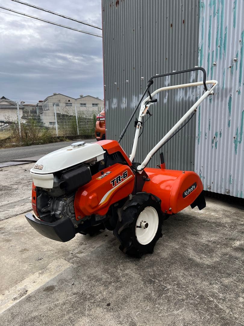 耕耘機　クボタTR-6 ( ガソリンエンジン)