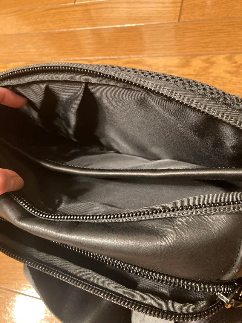 値下げ❣️KATSUYUKIKODAMA✴︎PARADIDDLE レザーボディバッグ